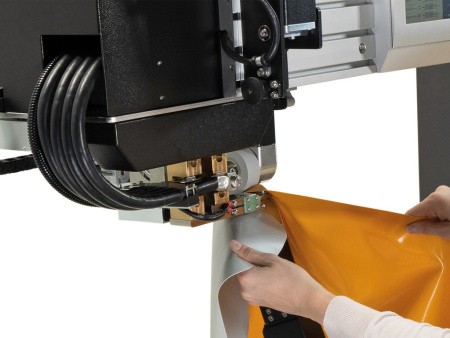 Машина для сварки пластмасс SEAMTEK W-900 AT , применение Машина для сварки пластмасс SEAMTEK W-900 AT , применение